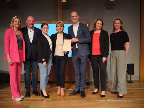 Lidl erhält Deutschen Preis für Unternehmensengagement / Gemeinsam mit brotZeit e.V. macht sich Lidl für Chancengerechtigkeit unter Kindern stark