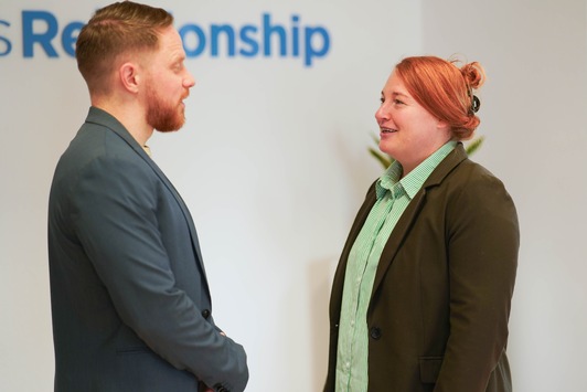 Beziehung ist lernbar: Jonathan Makkonen und Janine Förster von Das Relationship erklären, wie strukturierte Familien- und Paarberatung langfristige Nähe und stabile Partnerschaften ermöglicht