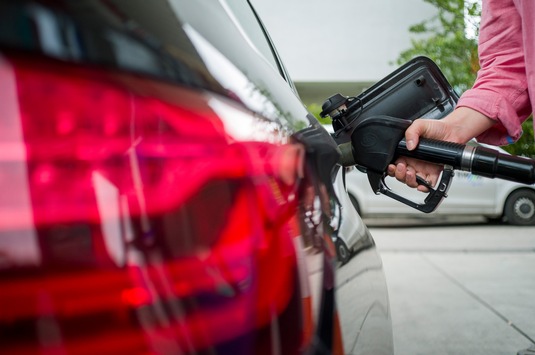 Falsch getankt? So kann man das Auto noch retten / Verwechslung von Diesel und Benzin kann sehr teuer werden / ADAC: Auf keinen Fall die Zündung einschalten