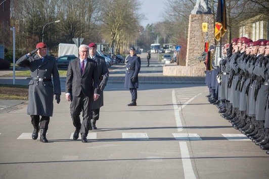 Bundespräsident besucht Fallschirmjägerregiment 31 in Seedorf