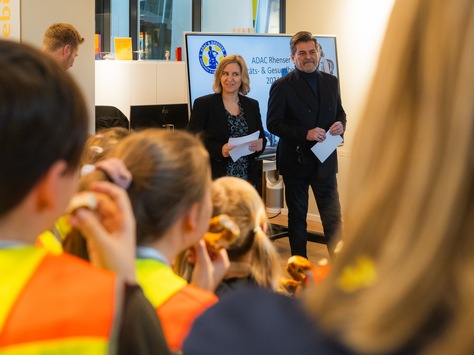 ADAC Rhenser-Mobilitäts- & Gesundheitspreis 2024: Thomas Anders und Katrin Eder zeichnen rheinland-pfälzische Grundschulen aus