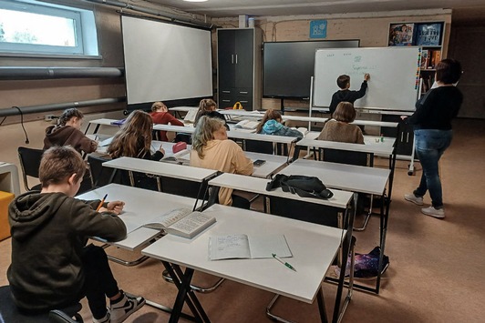 Zerstörte Schulen und fehlende Bunker: Zwei von drei Schülern in der Ukraine haben keinen regulären Unterricht