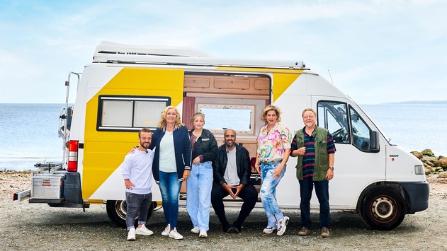 Bettina Tietjen auf großem Camping-Abenteuertrip von Nord nach Süd – mit sechs Prominenten und drei Wohnmobilen