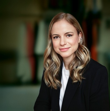 Julia Engelmann gewinnt Ehrenpreis / Verleihung bei den Best of Poetry Slam Day Awards 2026 in der Elbphilharmonie