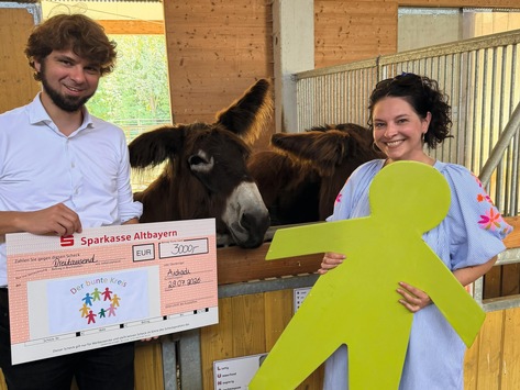Juzo spendet Erlös des Sommerfests an den Bunten Kreis Augsburg