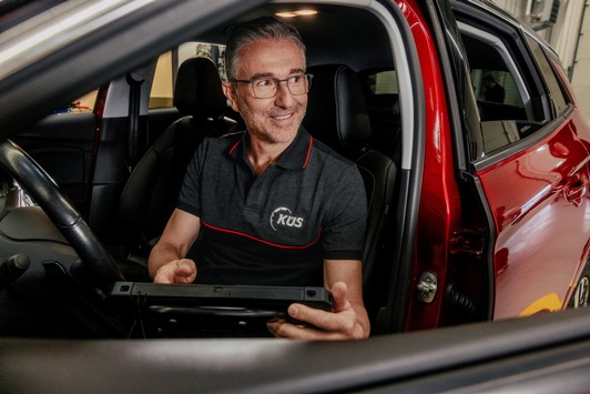 Wenn der Lack mehr verrät als der Verkäufer / Augen auf beim Autokauf: So lassen sich verborgene Mängel beim Gebrauchtwagen erkennen