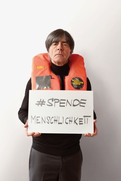 Jogi Löw setzt Zeichen für zivile Seenotrettung / Kampagne für neues Rettungsschiff von SOS Humanity im Mittelmeer