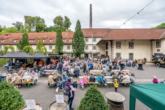 Veranstaltungshinweis: Sommerfest auf dem Gräflichen Landsitz Hardenberg - / Hardenberg Distillery öffnet Tore für Besucher