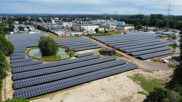 Presse-Information / 3M in Hilden wird grüner: Photovoltaik-Anlage geht ans Netz