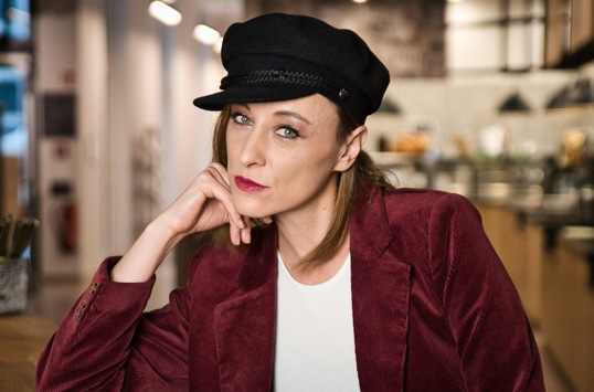 Plattdeutscher Geschichtenwettbewerb „Vertell doch mal“ sucht Kuddelmuddel-Geschichten