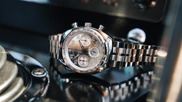Limited Edition: Bulova Shelby Racer Chronograph / 50th Anniversary Aluminum Edition Daytona Coupe