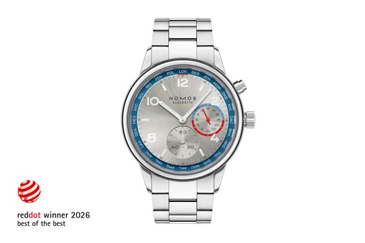Flachste mechanische Weltzeituhr gewinnt Red Dot: Best of the Best 2026 / NOMOS Glashütte erzielt 94 von 100 Punkten.