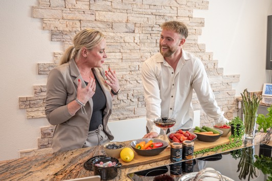 Ganzheitlich statt restriktiv: Wie Coach Marius Wiegand Frauen über 30 zu nachhaltigem Gewichtsverlust begleitet