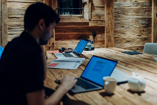 Fachkräftesicherung: Umfrage unter Arbeitgebern gestartet – Mitmachen ausdrücklich erwünscht