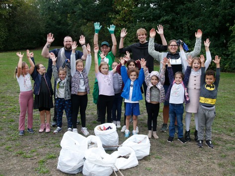 Weniger Plastik in der Natur – Frankfurter Kinderstiftung Arche räumt auf