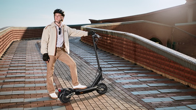 Mehr Leistung und Sicherheit auf den Straßen / NAVEE präsentiert zukunftsweisende E-Scooter-Modelle mit außergewöhnlichem Design auf der IFA 2024