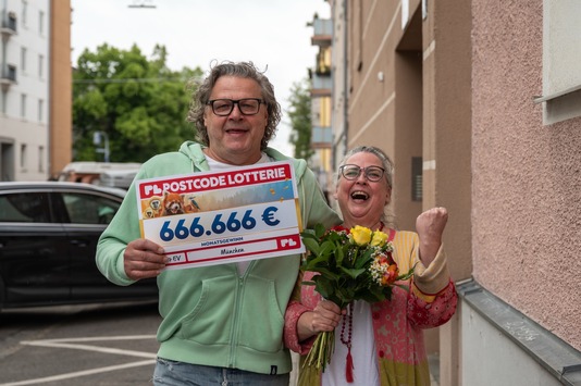 München im Millionen-Glück: Postcode Lotterie verteilt zwei Millionen Euro an 123 Glückspilze