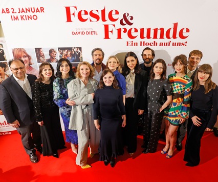 Festliche Deutschlandpremiere in Essen / FESTE & FREUNDE - EIN HOCH AUF UNS! Ab 2. Januar 2025 im Kino