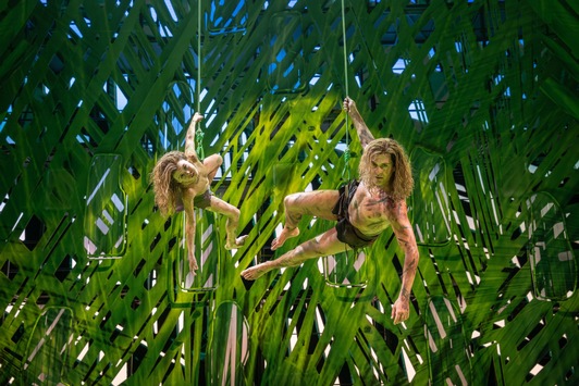 Disneys Musical TARZAN® ist Familiensache: Alexander Klaws schwingt gemeinsam mit Sohn Lenny durch den Dschungel