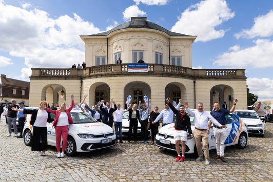 Mobilität für den guten Zweck: Kroschke sorgt für reibungslose Zulassung bei VRmobil-Übergabe in Stuttgart