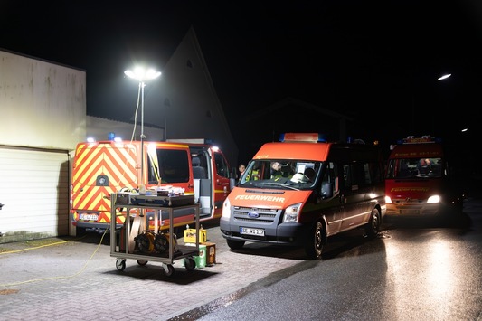 FW-SE: Gefahrgutaustritt auf Betriebsgelände