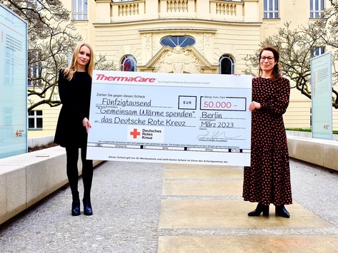 Aktion Wärme spenden: ThermaCare überreicht 50.000 Euro an das Deutsche Rote Kreuz