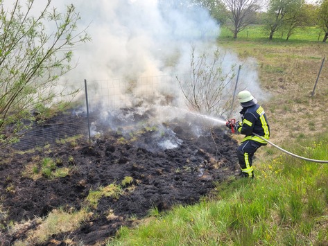 FW Celle: Böschungsbrand an der B3