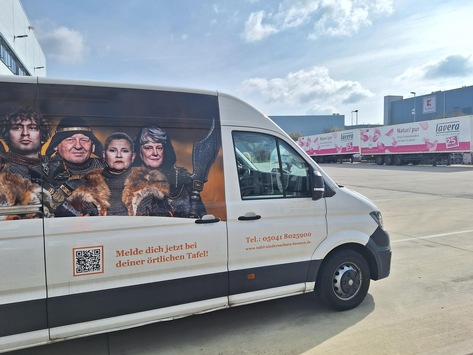 Mehr als Lebensmittel - lavera spendet 5.000 Duschprodukte an das Verteilzentrum der Tafeln in Springe - Wenn Körperpflege für Würde steht