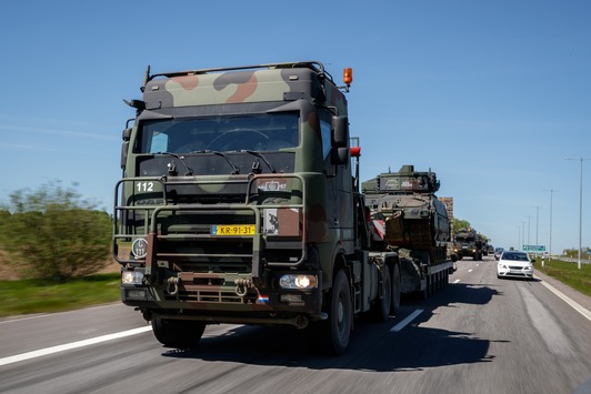 Militärkonvois auf Straßen in Niedersachsen, Sachsen-Anhalt und Thüringen unterwegs