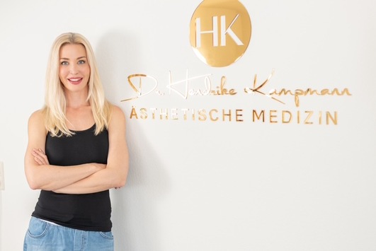 Natürlichkeit im Fokus: Wie Dr. Hendrike Kampmann zu neuem Strahlen im Spiegel verhilft