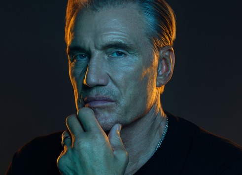 Dolph Lundgren: Der „Rocky IV“-Star zeigt, wie Maschinen Geschichte schrieben – Neue Doku-Reihe auf dem HISTORY Channel