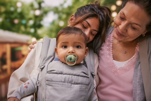 Philips Avent launcht Schnuller aus pflanzenbasierten Materialien / Ein bewusster Beitrag zu mehr Nachhaltigkeit im Babyalltag
