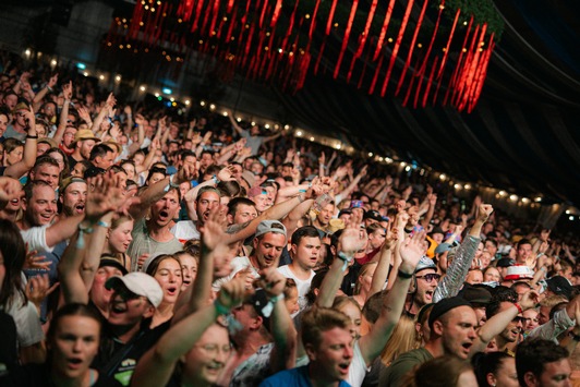 Wer spielt wann? Das erwartet euch Anfang August auf der Brass Wiesn 2025 / In gut zwei Wochen wird in Eching o'zapft!