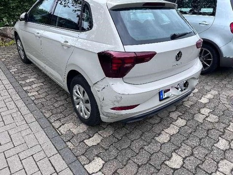 POL-CUX: Verkehrsunfallflucht in Schiffdorf - hoher Sachschaden (Foto im Anhang)