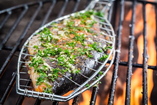 Wenn es heiß wird, hat der Fisch seinen großen Auftritt