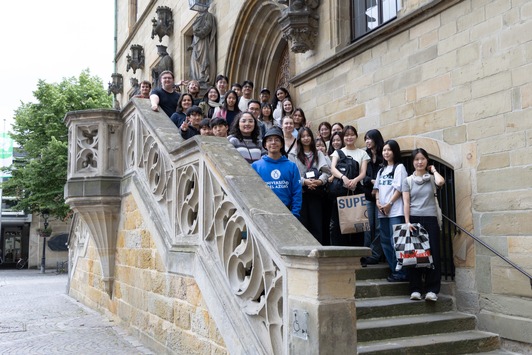 Uni Osnabrück begrüßt internationale Studierende für Sommerprogramm