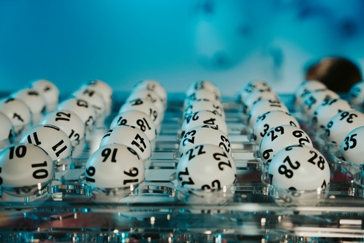 LOTTO 6aus49-Millionär im Raum Essen / Weiterer Hochgewinn bei SUPER 6
