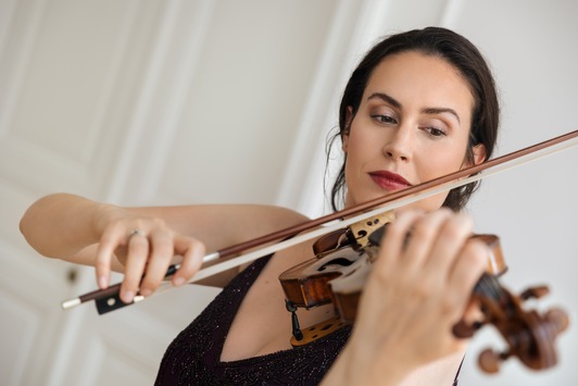 Die Kunst der Übung: Lelie Cristea von Violin Love verrät, wie man mit der richtigen Strategie meisterhaft Geige übt und so effektiv Fortschritte erzielt