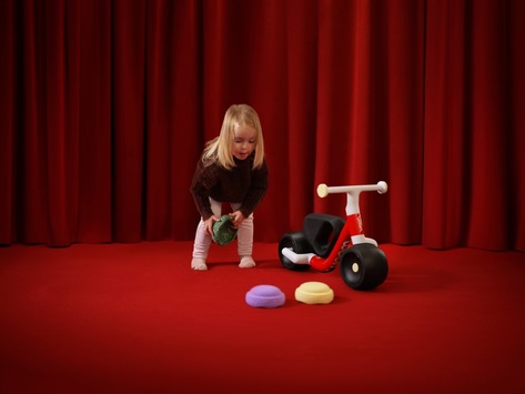 Geschenke-Highlight für kleine Entdecker*innen: woom WOW limitierte X-Mas-Edition mit Stapelstein®-Bundle