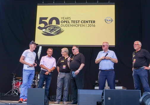 Besucheransturm auf das Opel Test Center Rodgau-Dudenhofen / Tag der offenen Tür: Über 20.000 Menschen erleben 50 Jahre Fahrzeugentwicklung (FOTO)