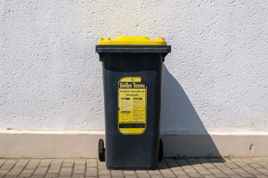 Alles klar bei der gelben Tonne? / Warum Vielzahl an Recycling-Siegeln Verbraucher in die Irre führt