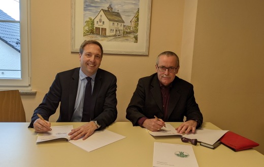 Vertrag für den FriedWald Nassauer Land-Attenhausen unterzeichnet
