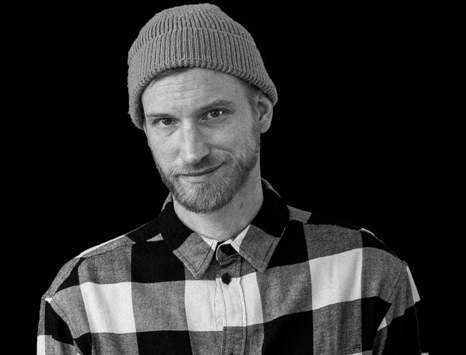 Pressemitteilung: Dominik Simon ist zurück bei den VOGELSÄNGER STUDIOS