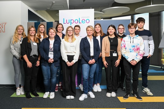 LupoLeo Awards 2022: Persönlichkeit des Jahres gewählt / Bülent Ceylan wird Nachfolger von Campino / Zehn nominierte Projekte fiebern um 60.000 Euro Fördermittel