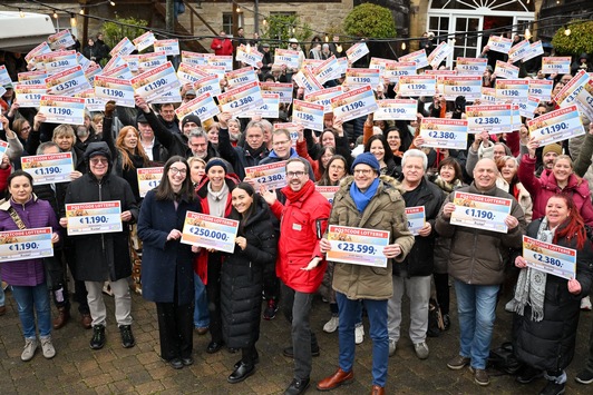Bruchsal im Überglück: Gewinnergruppe jubelt über zwei Millionen Euro