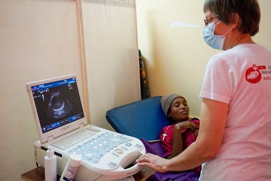 Humanitärer Preis geht mit 100.000 Euro an die ärztliche Leiterin des Attat Hospitals Sr. Rita Schiffer: Nachhaltige chirurgische Versorgung in Attat, Äthiopien
