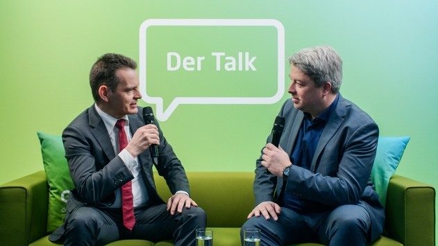 Energiemanager-Talk auf dem grünen eprimo Sofa / Interview-Video am Rande des Handelsblatt Energiegipfels 2024 produziert