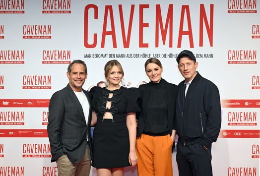 Caveman feiert Kinopremiere in München und begeistert das Publikum