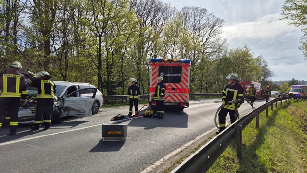 FW Südheide: Schwerer Verkehrsunfall auf der Weyhäuser Straße bei Unterlüß